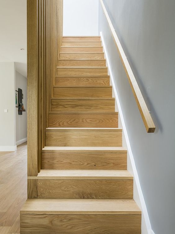 Cầu thang gỗ Sồi