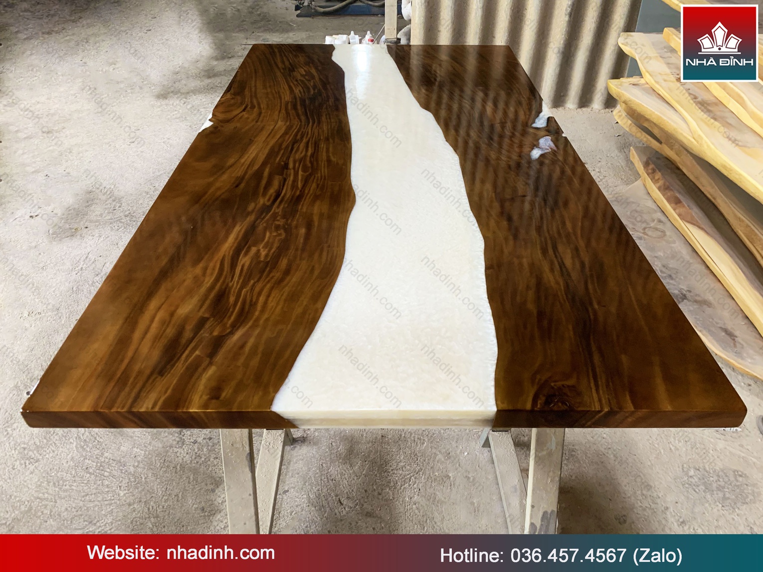 Thiết kế độc đáo được thể hiện qua mẫu bàn Epoxy