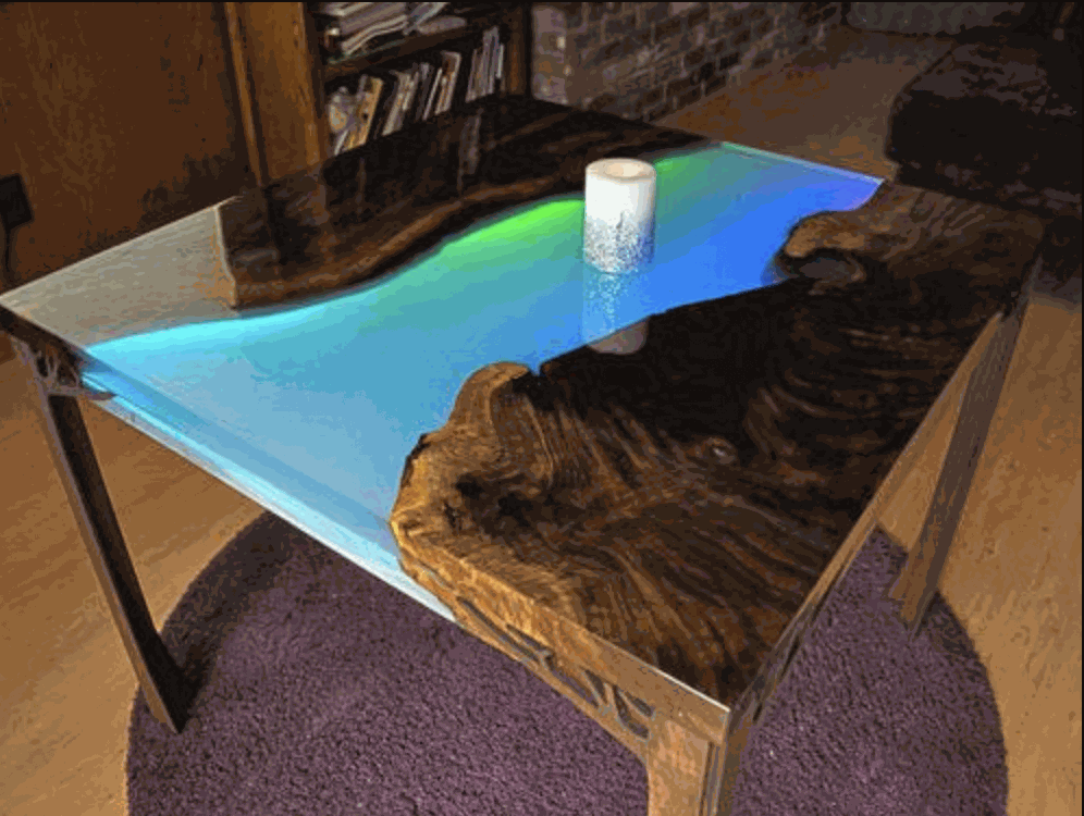 Mặt bàn Epoxy kết hợp đèn neon sẽ tạo nên sự bắt mắt và nổi bật 