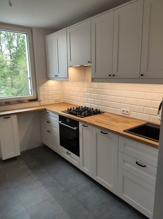 Tủ Bếp Gỗ Sồi Sơn Trắng