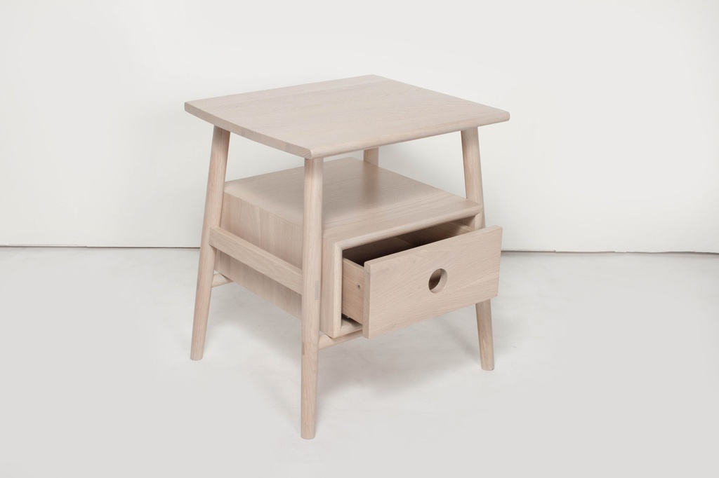 tu-dau-giuong-go-soi-cao-53-ngang-40-rong-32-cm-15301