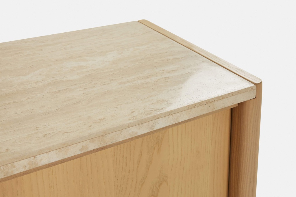 ke-tivi-go-tan-bi-cao-64-ngang-211-rong-46-cm-21085