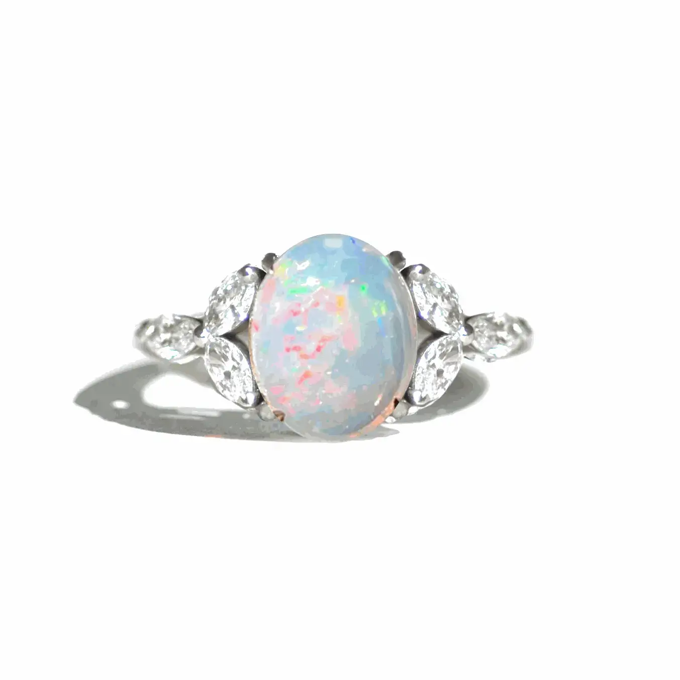 Nhẫn đính đá Opal