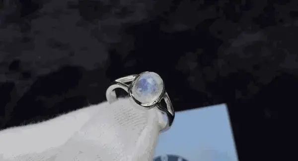 Đá Mặt Trăng (Moonstone)