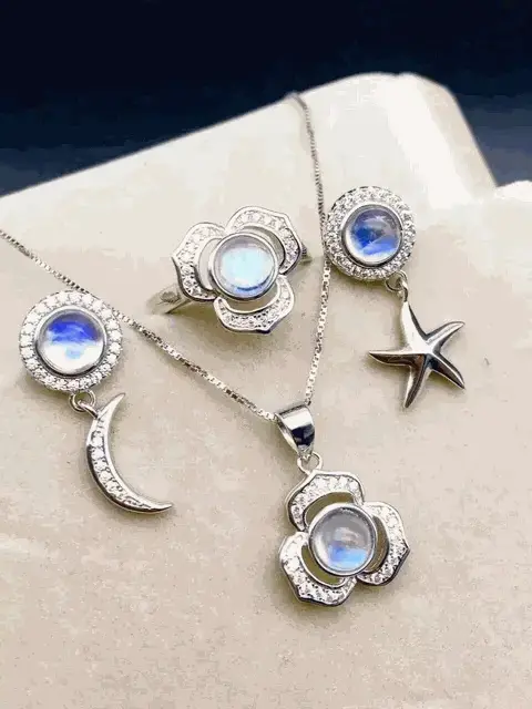 Đá Mặt Trăng (Moonstone)