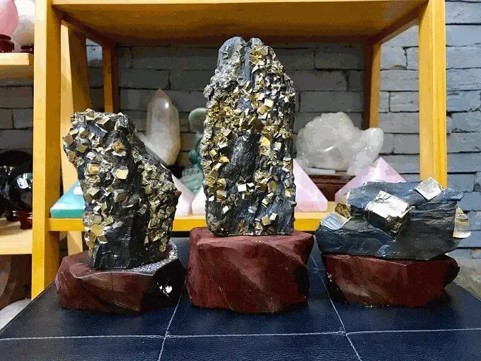 Đá Pyrite (Đá Vàng Găm)