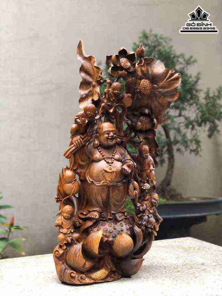 Tuong-Phat-Di-Lac-La-Sen-Go-Bach-Xanh