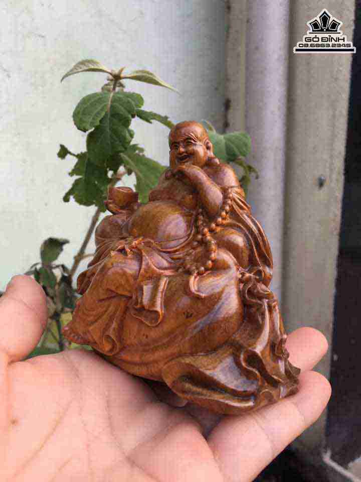 Tuong-Phat-Di-Lac-Hoan-Hy-De-Xe-Go-Bach-Xanh