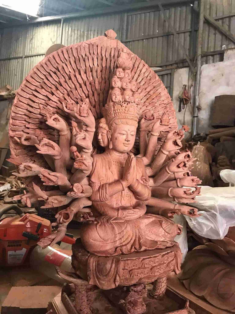 Tuong-Phat-Ba-Nghin-Mat-Nghin-Tay-Go-Dep