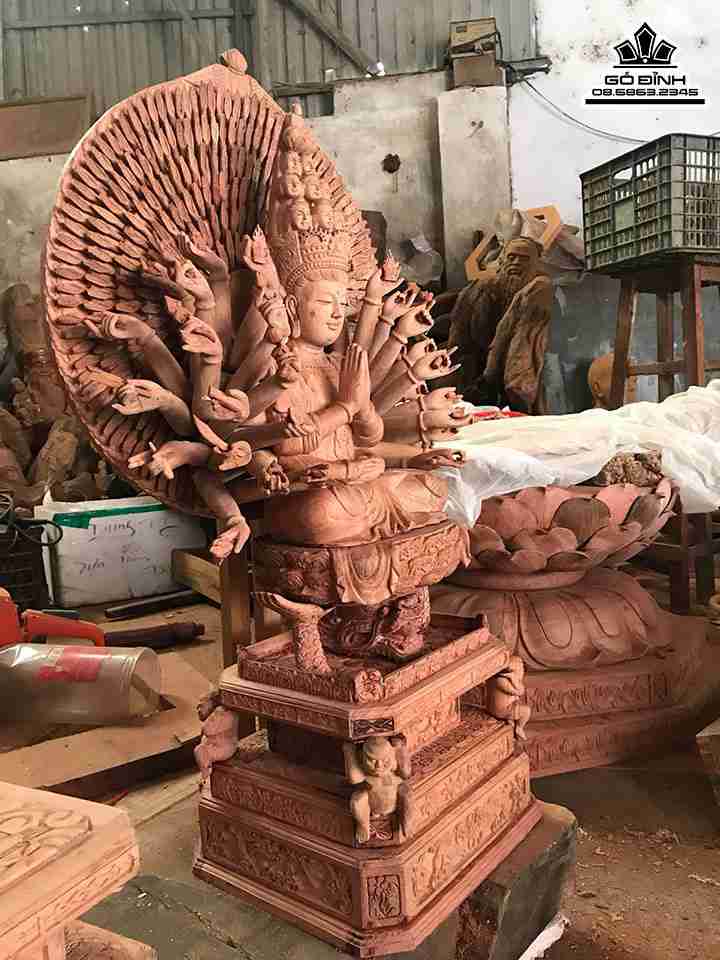 Tuong-Phat-Ba-Nghin-Mat-Nghin-Tay-Go-Huong