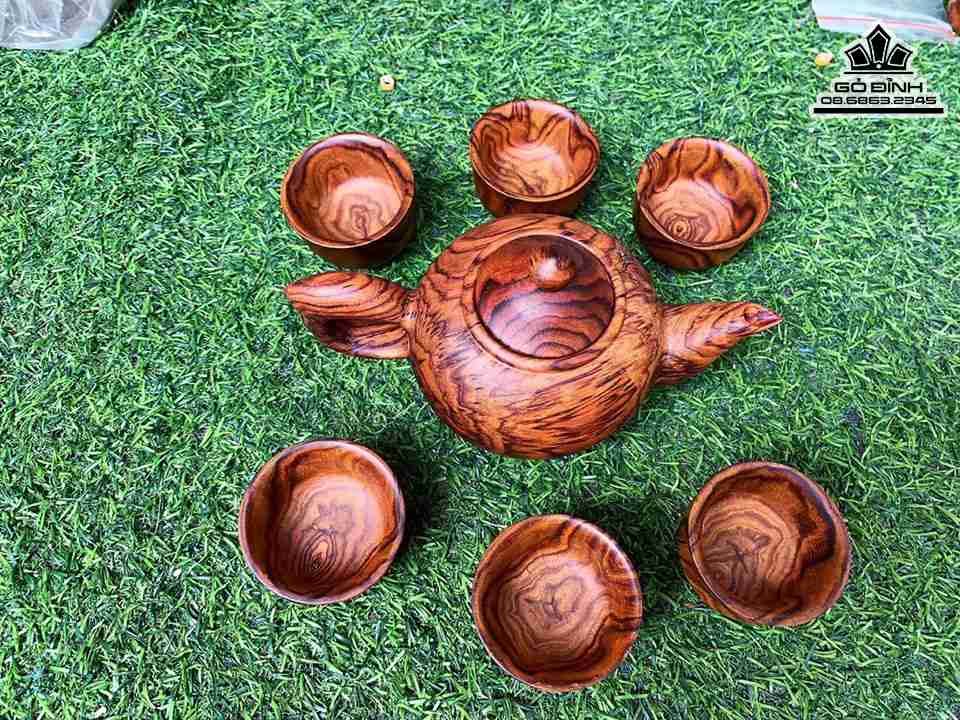 Bộ Ấm Chén Gỗ Sưa Bình Dài 18 Đường Kính 10 Cao 11 Chén 