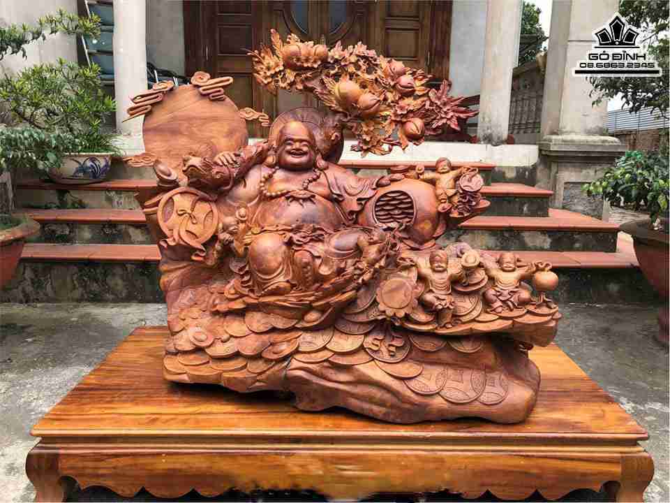 Tuong-Phat-Di-Lac-Ngoi-Go-Huong