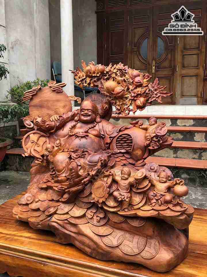 Tuong-Phat-Di-Lac-Ngoi-Go