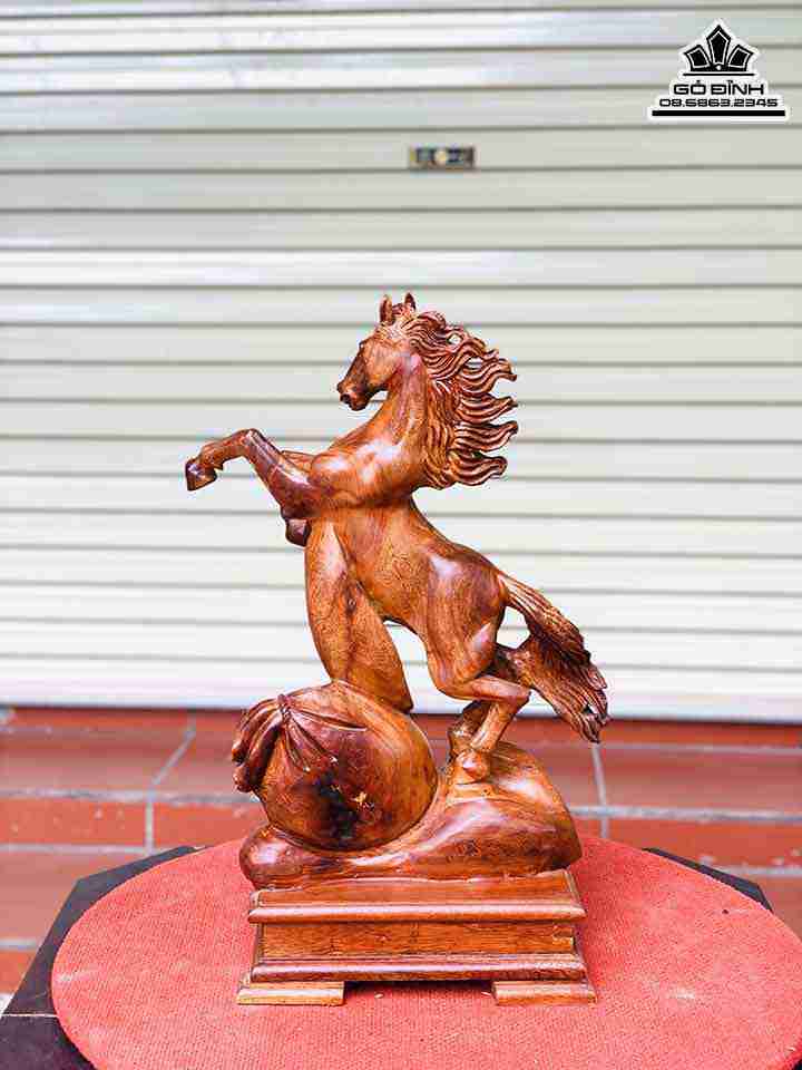 Tuong-Ngua-Phi-Thien-Go-Huong