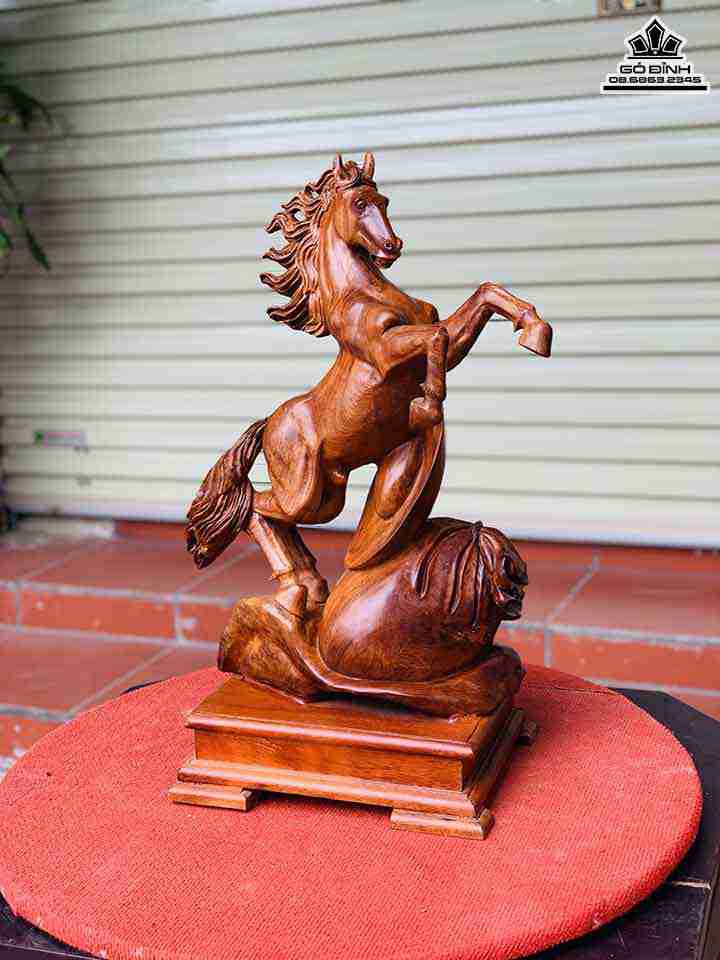 Tuong-Ngua-Phi-Thien-Go-Huong-1