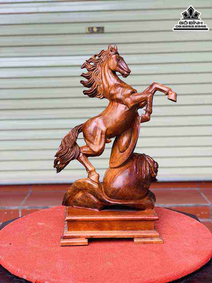 Tuong-Ngua-Phi-Thien-Go-Huong-2