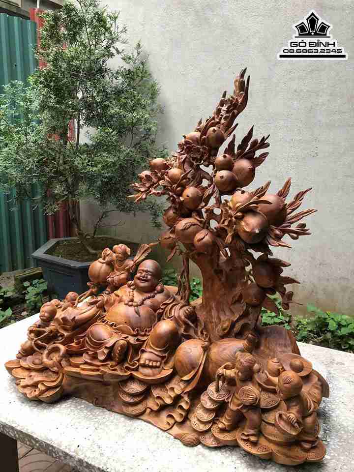 Tuong-Phat-Di-Lac-Ngoi-Goc-Dao-Go