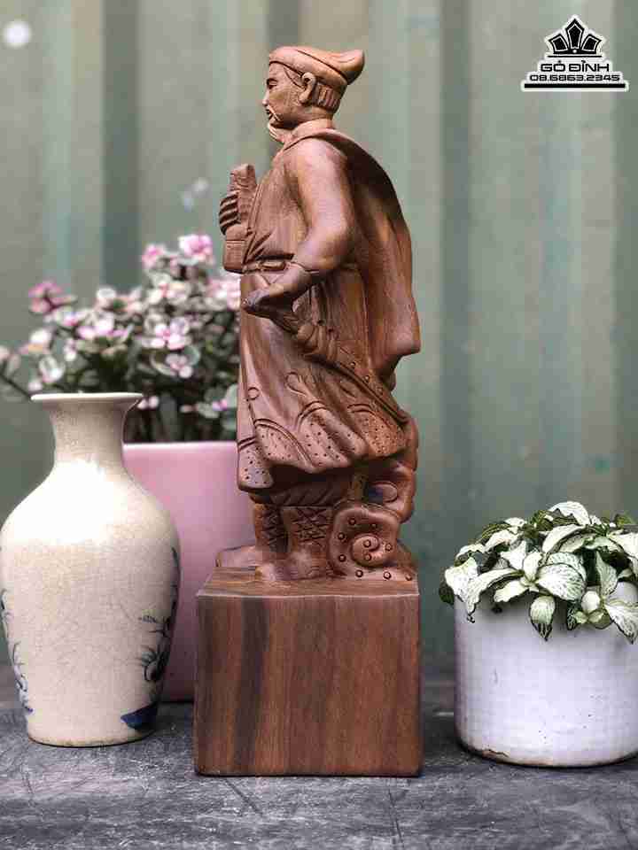 Tuong-Tran-Quoc-Tuan-Go-Bach-Xanh-1