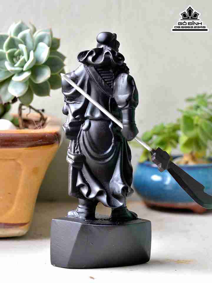 Tượng Quan Công Xách Đao Gỗ Mun Sừng aTuong-Quan-Cong-Xach-Dao-Go-Mun-Sung-2