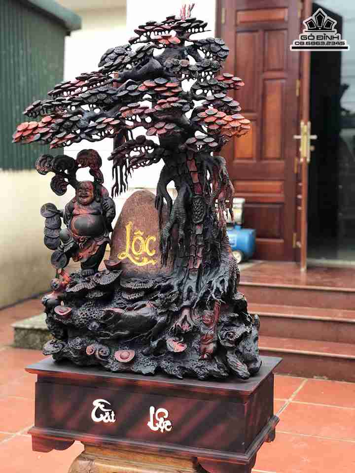 Tuong-Phat-Di-Lac-Dung-Goc-Tung-Om-Da-Go-Trac-7