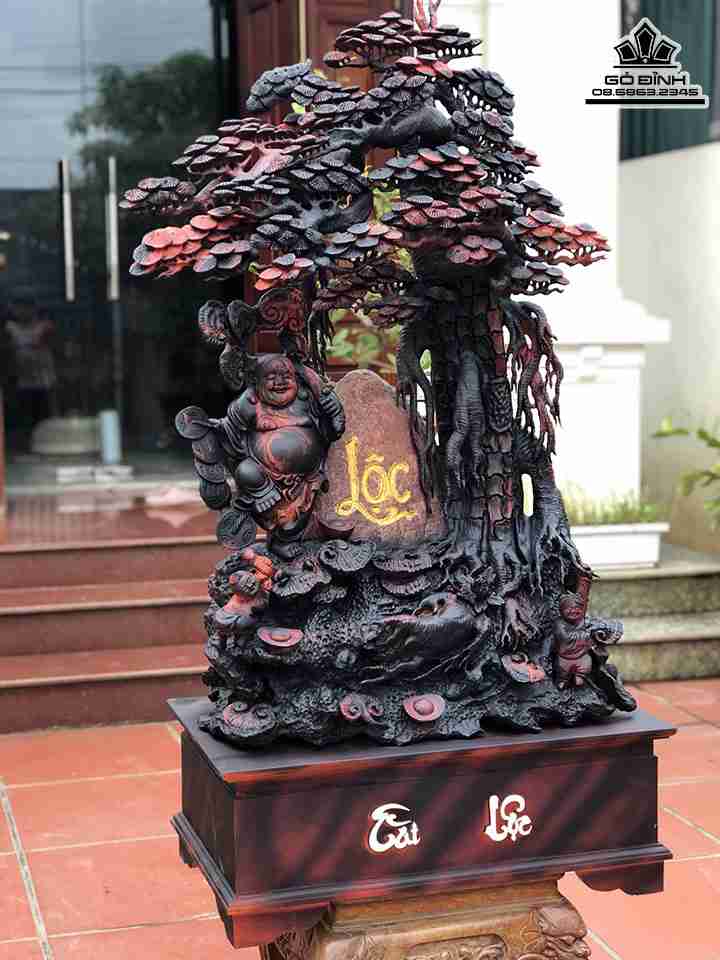 Tuong-Phat-Di-Lac-Dung-Goc-Tung-Om-Da-Go-Trac-8