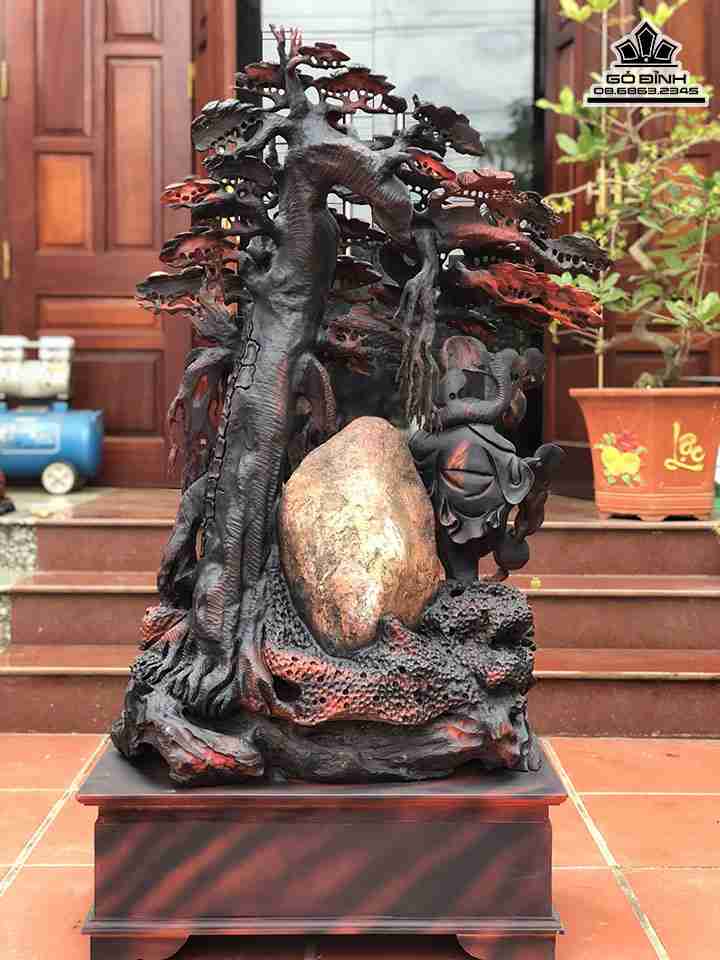 Tuong-Phat-Di-Lac-Dung-Goc-Tung-Om-Da-Go-Trac-9