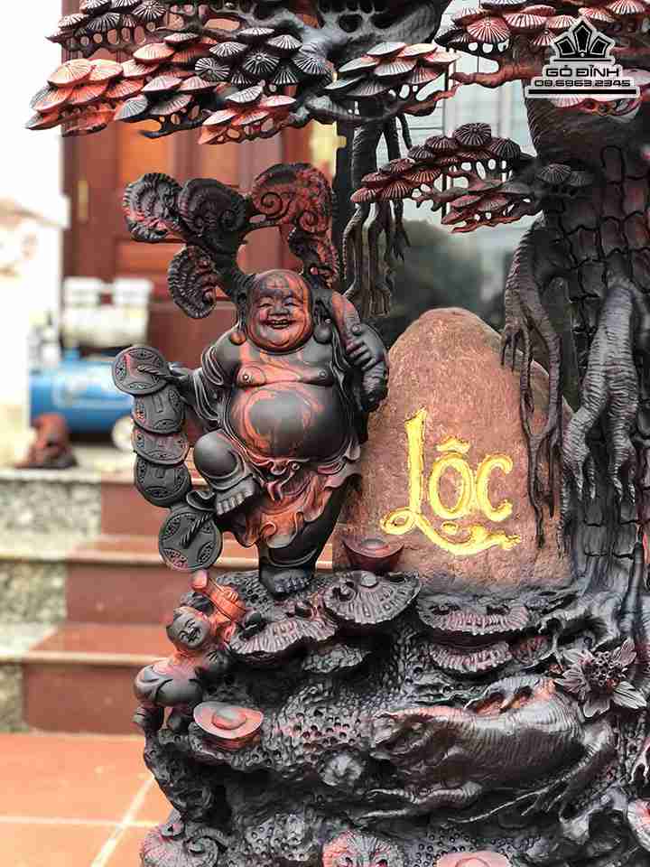 Tuong-Phat-Di-Lac-Dung-Goc-Tung-Om-Da-Go-Trac-11