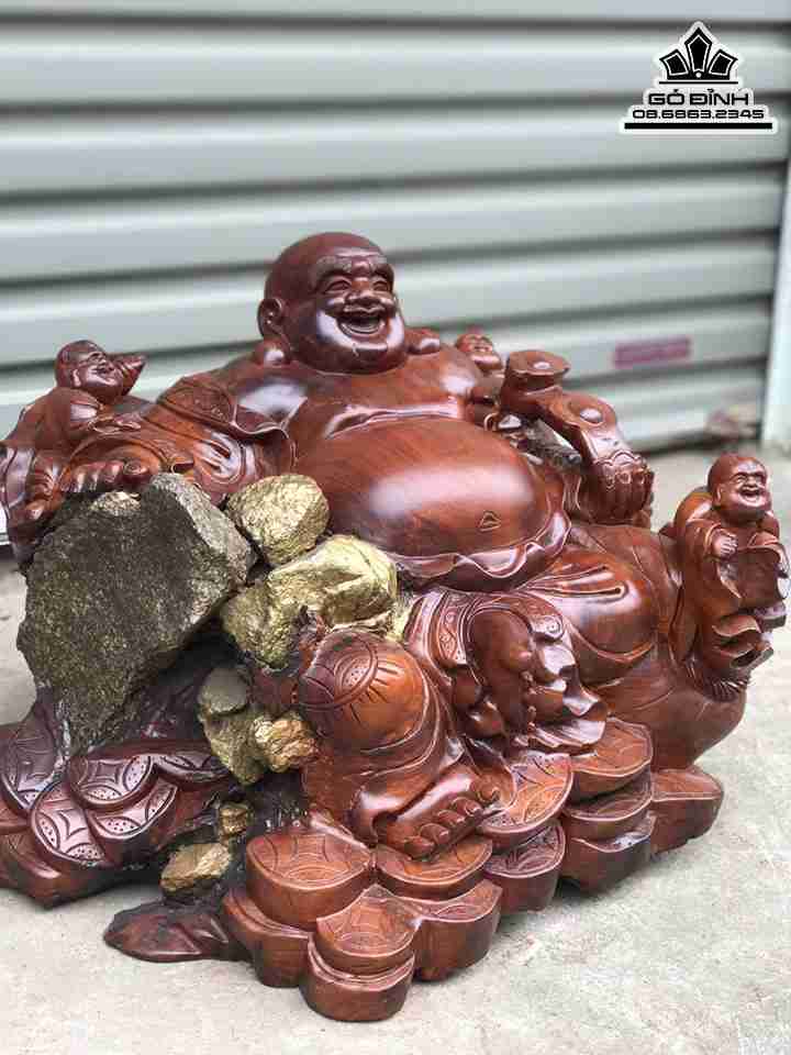 Tuong-Phat-Di-Lac-Tam-Phuc-Om-Da-Go-Huong