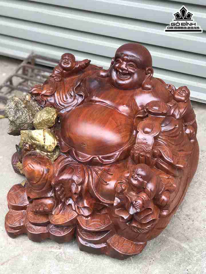 Tuong-Phat-Di-Lac-Tam-Phuc-Om-Da-Go-Dep