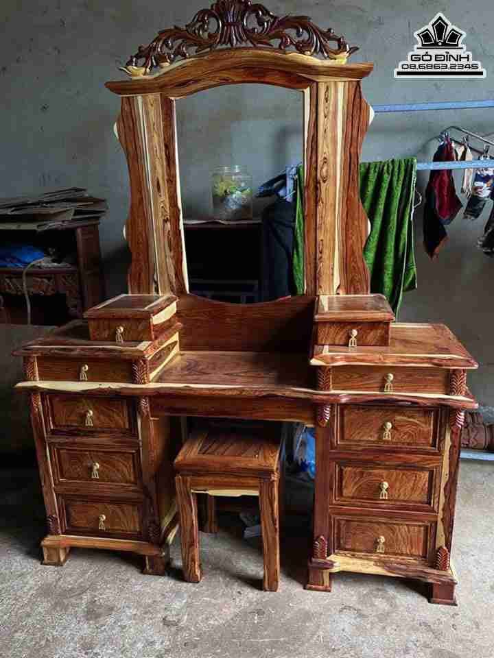 Ban-Trang-Diem-Go-Cam-Lai