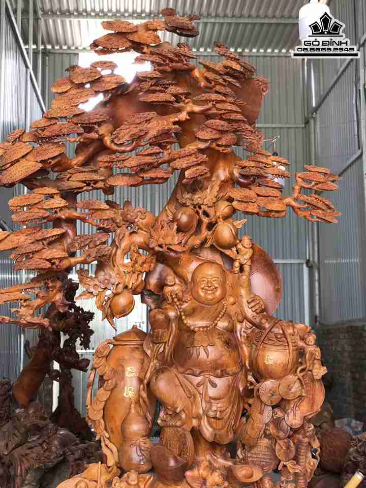 Tuong-Phat-Di-Lac-Dung-Goc-Tung-Tai-Loc-Go-My-Nghe