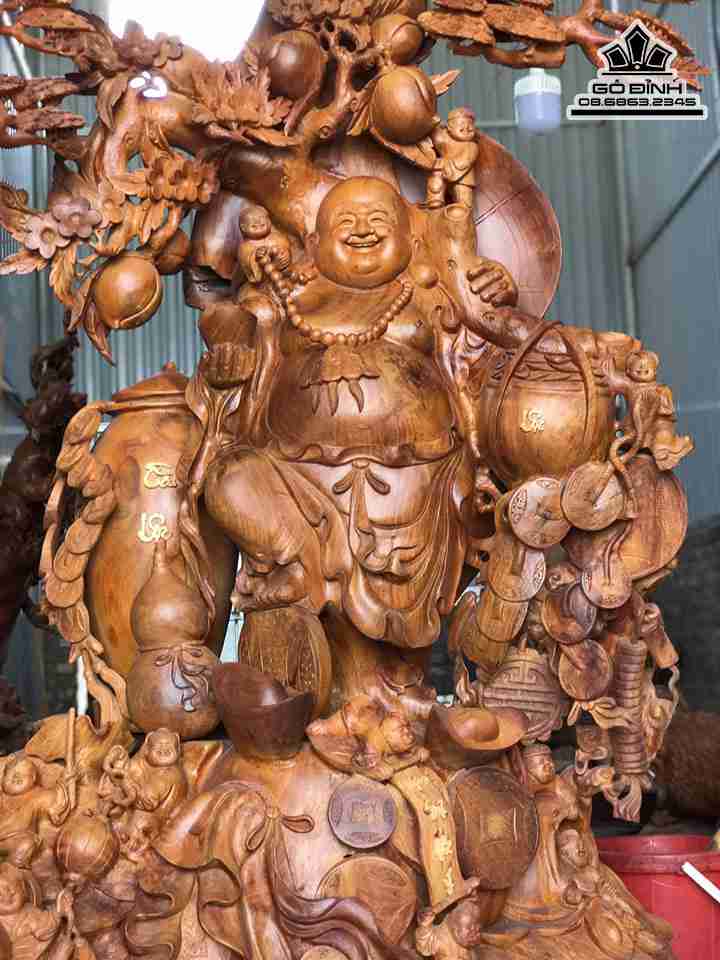 Tuong-Phat-Di-Lac-Dung-Goc-Tung-Tai-Loc-Go-Dep