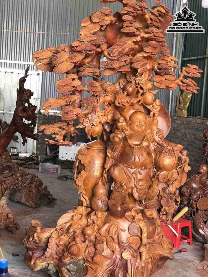 Tuong-Phat-Di-Lac-Dung-Goc-Tung-Tai-Loc-Go-Huong