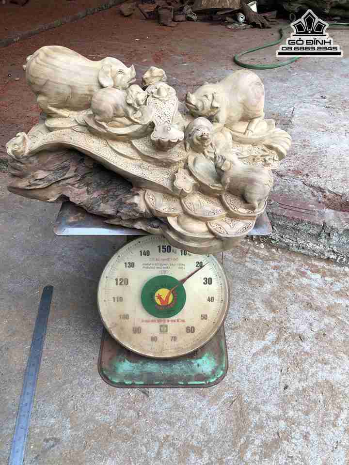 Tuong-Gia-Dinh-Heo-Go-Xa-Xi-Gu-Huong