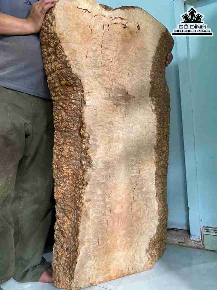 Mat-Ban-An-Nguyen-Khoi-Go-Nu-Gu-Huong