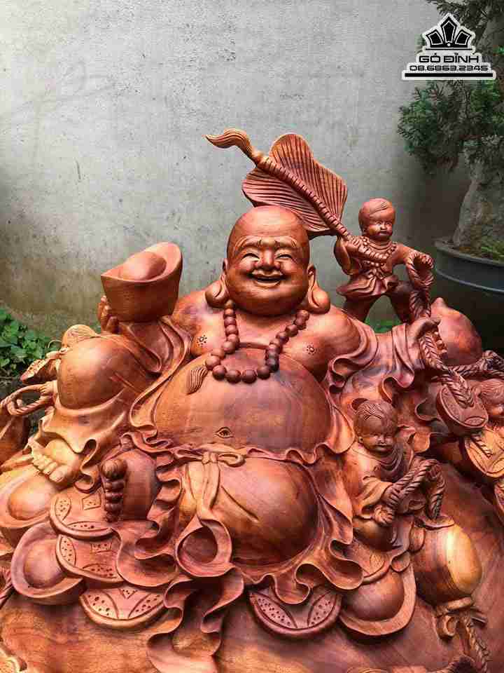 Tuong-Phat-Di-Lac-Ngoi-Tai-Loc-Go-Gu-Huong