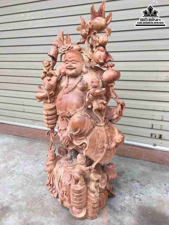 Tuong-Phat-Di-Lac-Ngoi-Goc-Tung-Go-Huong