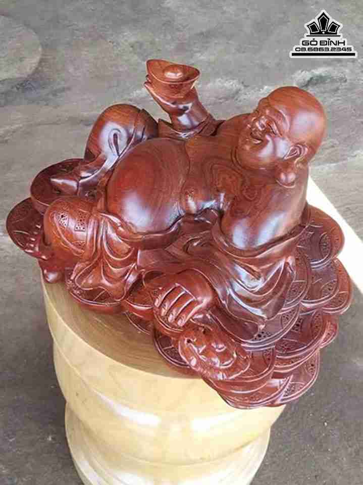 Tuong-Phat-Di-Lac-Ngoi-Go-Huong