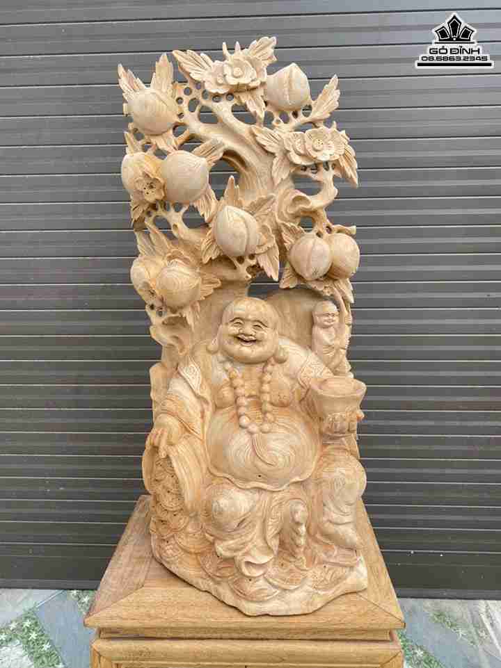 Tuong-Phat-Di-Lac-Ngoi-Goc-Dao-Go-Ngoc-Am-Lao