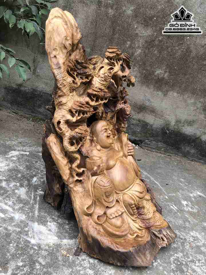 Tuong-Phat-Di-Lac-Ngoi-Goc-Tung-Go-Bach-Xanh