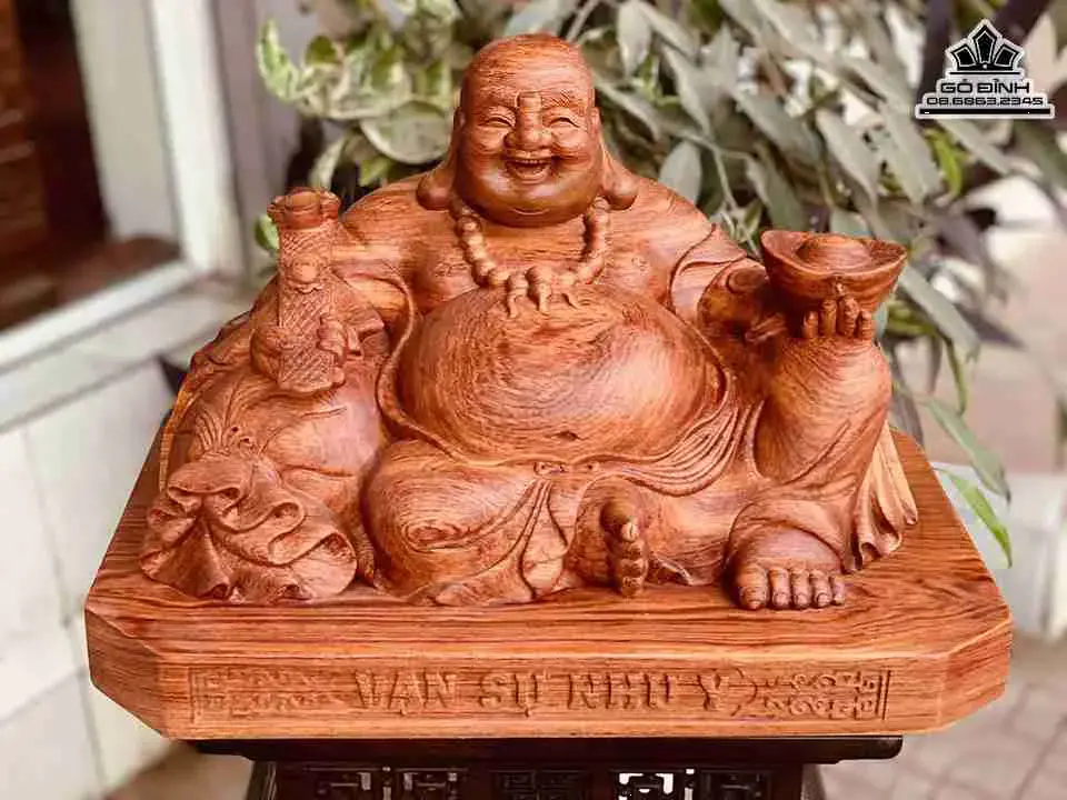 Tuong-Phat-Di-Lac-Ngoi-Go-Huong