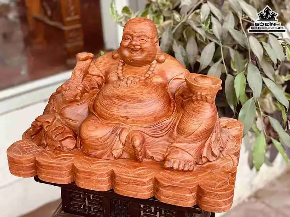 Tuong-Phat-Di-Lac-Ngoi-Go-Huong-3