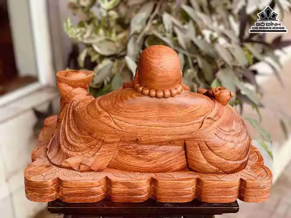 Tuong-Phat-Di-Lac-Ngoi-Go-Huong-4