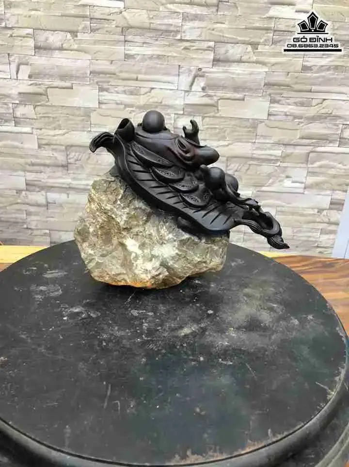 Tuong-Phat-Di-Lac-Om-Da-Go-Trac2