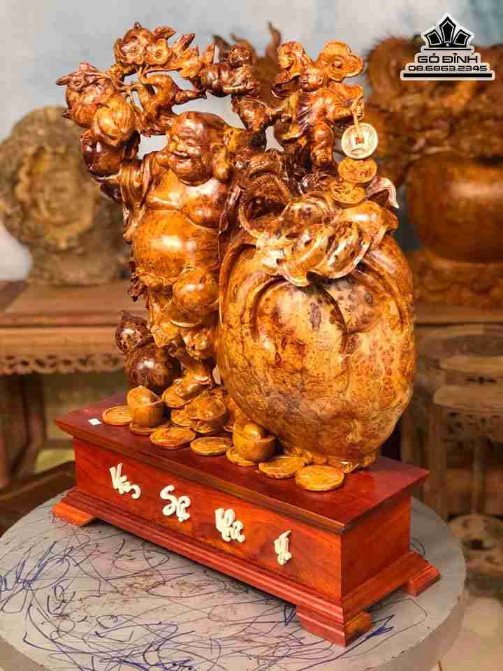 Tuong-Phat-Di-Lac-Vac-Canh-Dao-Go-Nu-Huong