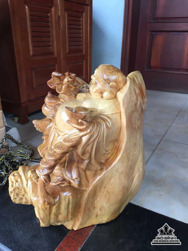 Phật di lặc gỗ chun pơ mu 3