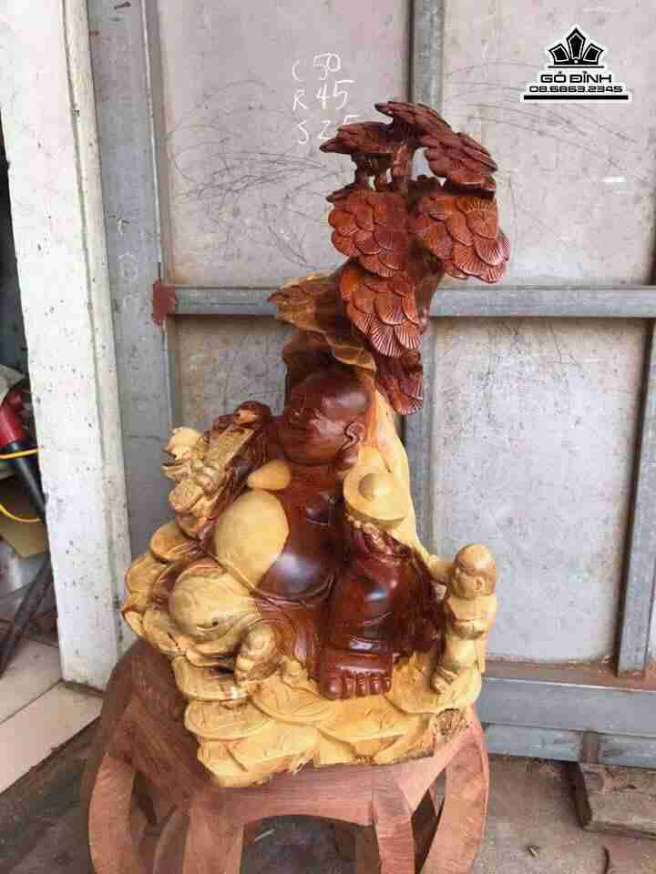 Phật di lặc ngồi gốc tùng gỗ hương  2