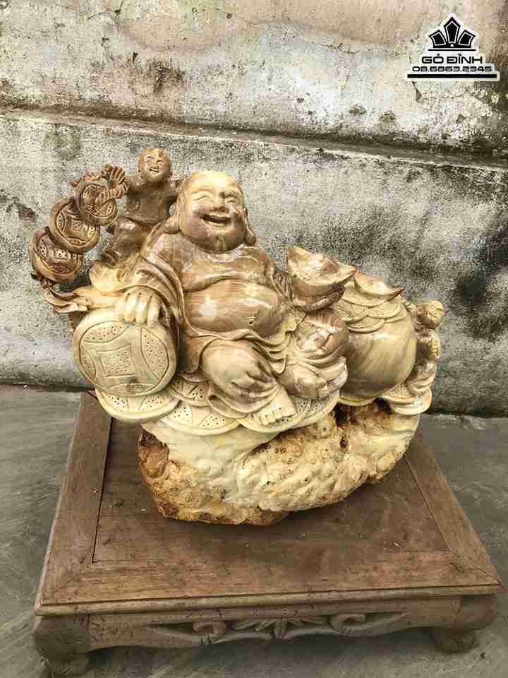 Tuong-Phat-Di-Lac-Ngoi-Go