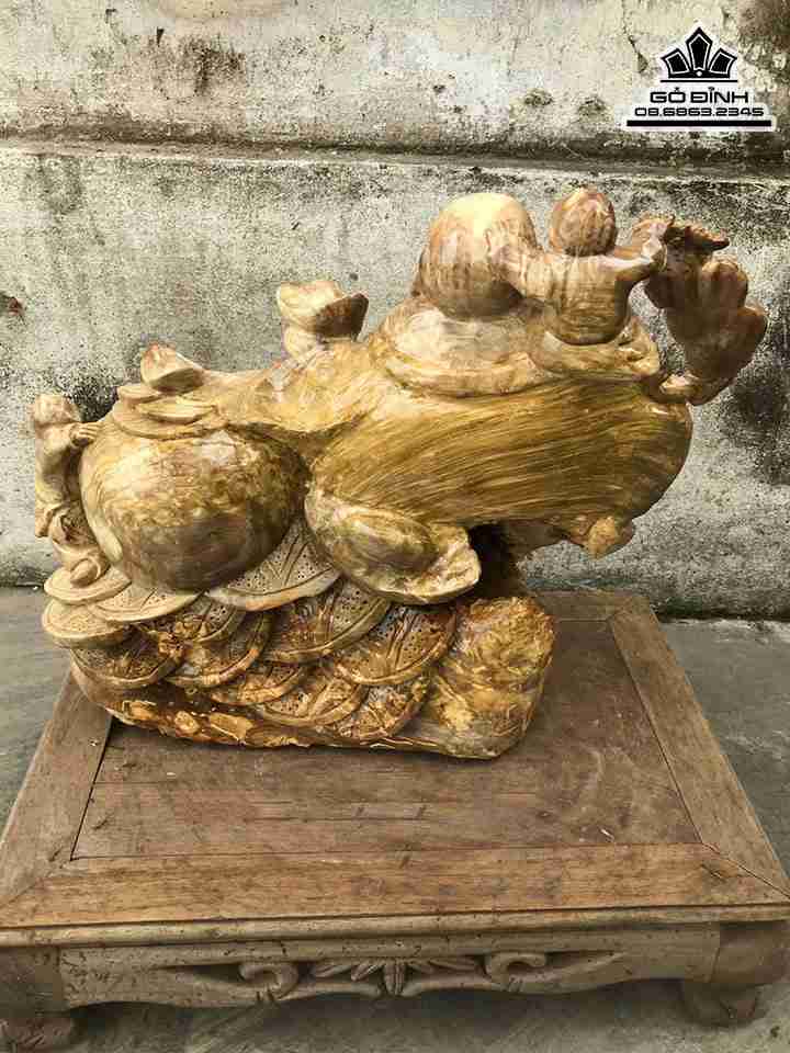 Tuong-Phat-Di-Lac-Ngoi-Go-Nu-Nghien