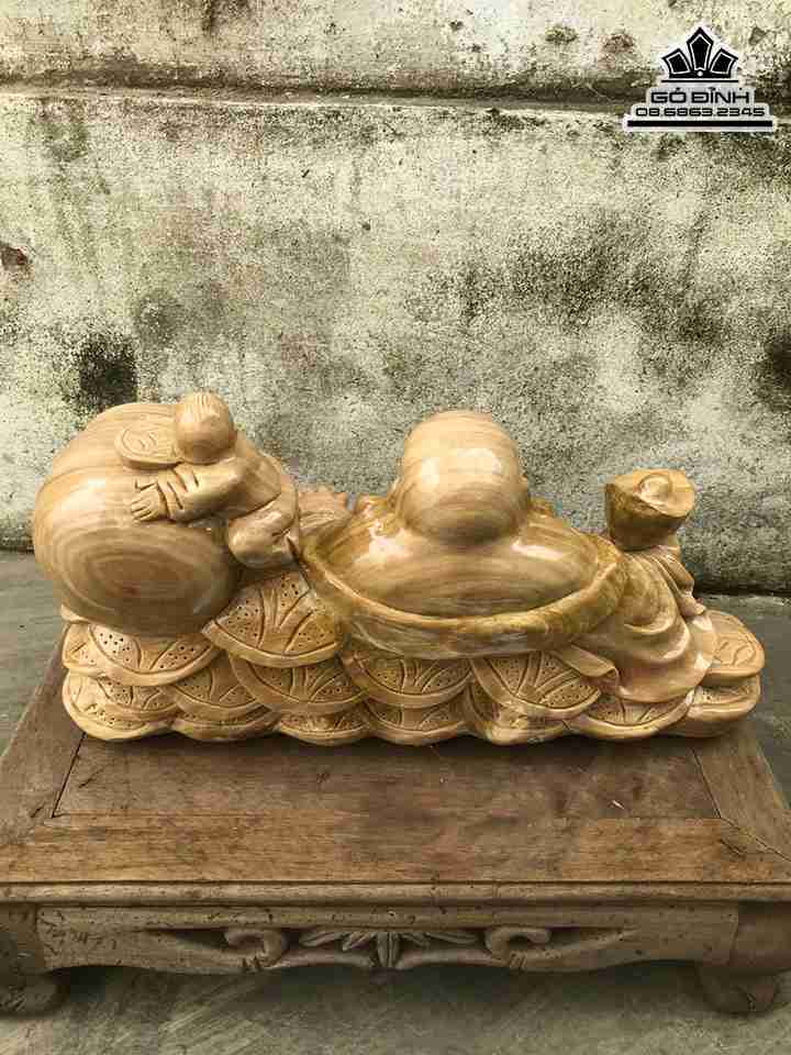 Tuong-Phat-Di-Lac-Ngoi-Nhat-Phuc-Go